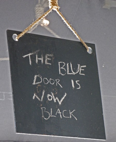 Notting-Hill's black blueboard